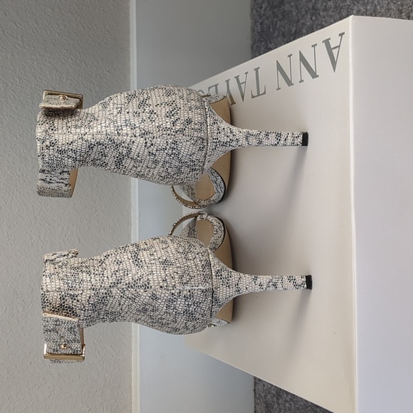 Alaina lizard embossed leather sandals - Picture 3 of 5